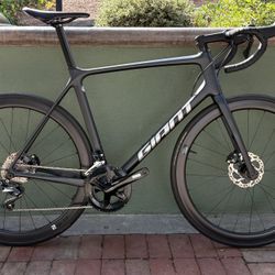 2021 Giant TCR Ultegra Advanced Disc 1+ PC - Barely Used!