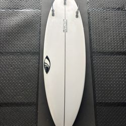 Sharpeye Surfboards // Model: #77