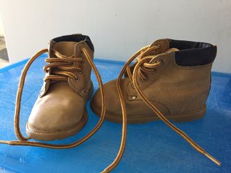 Brown boots size 4c