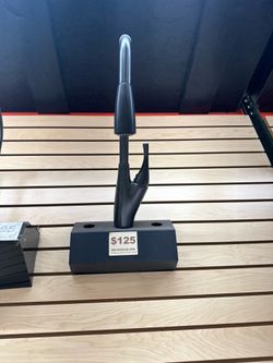 Llave para cocina negra