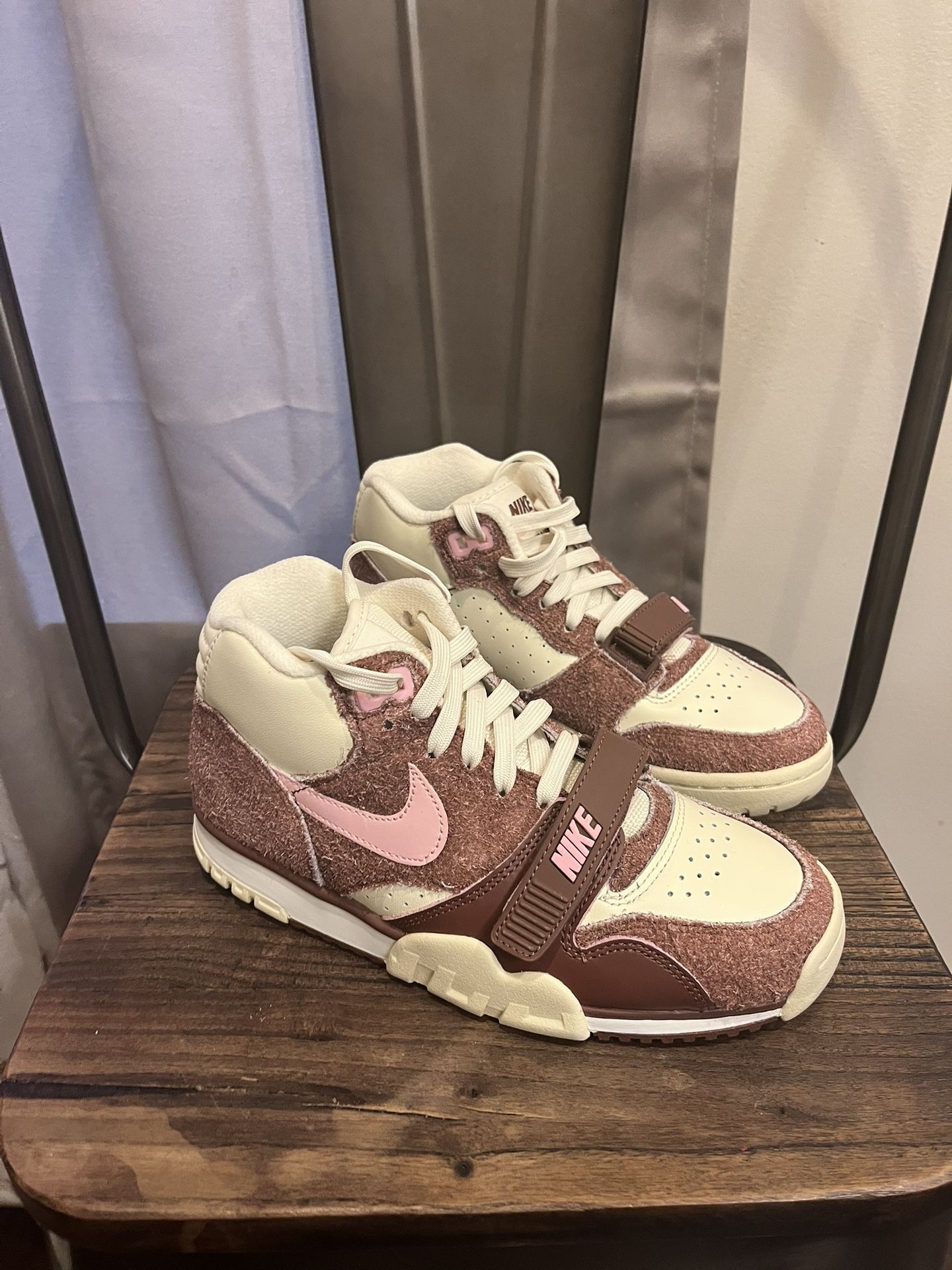 Nike Air Trainer 1 Valentines Day Mens Red And White Size 10 Shoes DM0522-201 Official Look at the 2023  main image 4