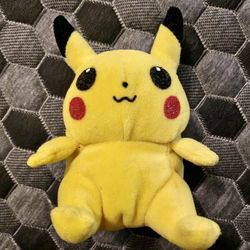 Vintage Nintendo Pokémon Pikachu Bean Bag Plush
