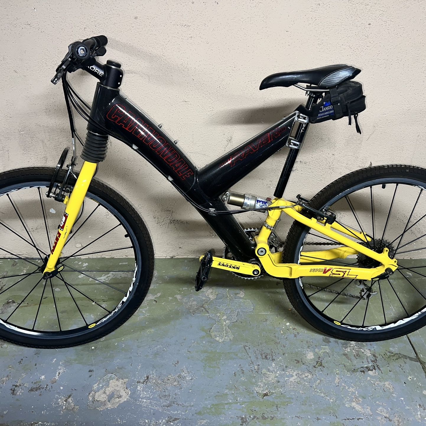 Cannondale Super V Raven 3000 for Sale in Indio, CA - OfferUp