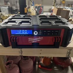 Milwaukee pack out Radio/Speaker 