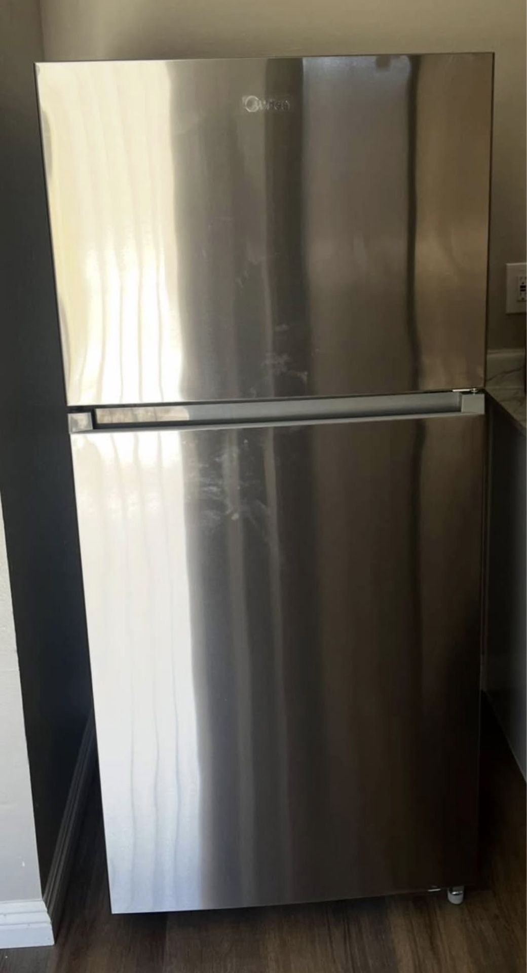 🌟 Midea Stainless Steel Refrigerator – Clean & Ready to Go!