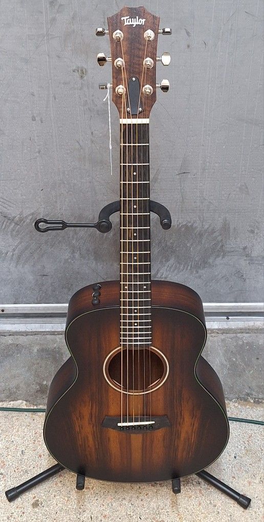 TAYLOR ACOUSTIC GUITAR GS MINI