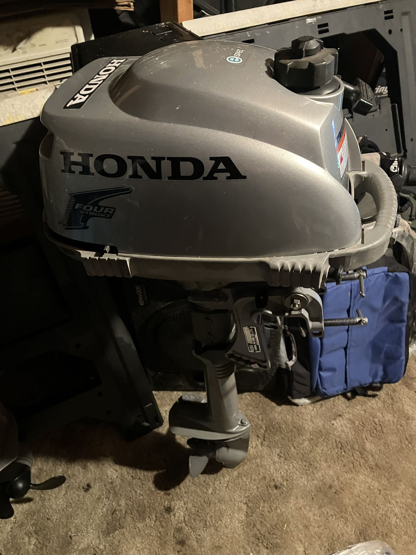 Honda 2 Hp 4 Stroke Outboard Boat Motor Easy Start $360.00