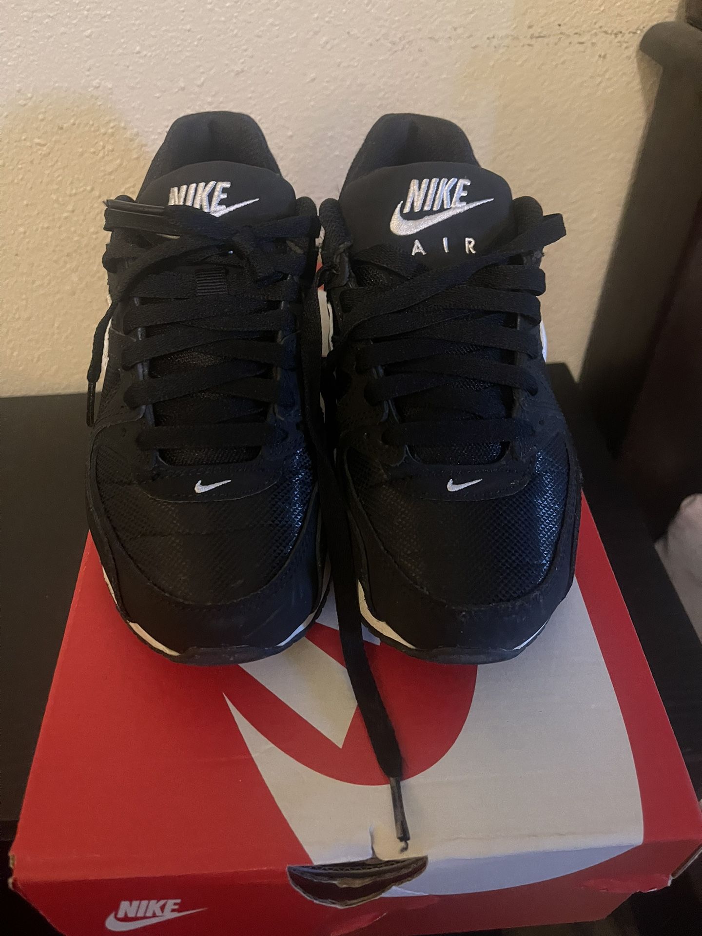 Nike air max youth size 5 hotsell