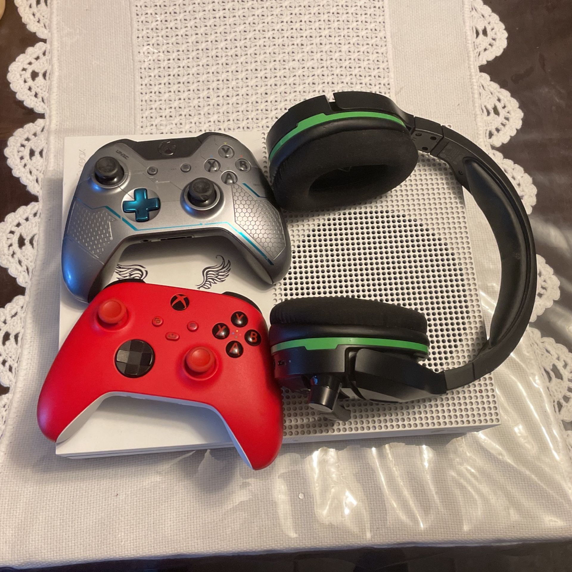 xbox and wireless headset