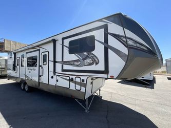 🔥 2019 Forest River Heritage Glen 378FL • Front Living Luxury Fifth Wheel • King Bed • Auto Level • $35,595 🔥