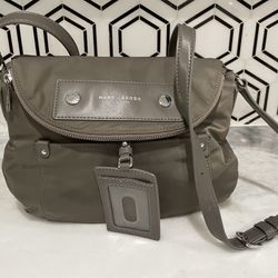 Marc Jacobs gray nylon Natasha crossbody purse