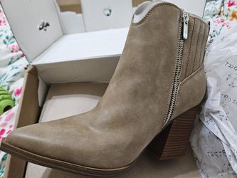 Boots With 31/2 Inch Heel
