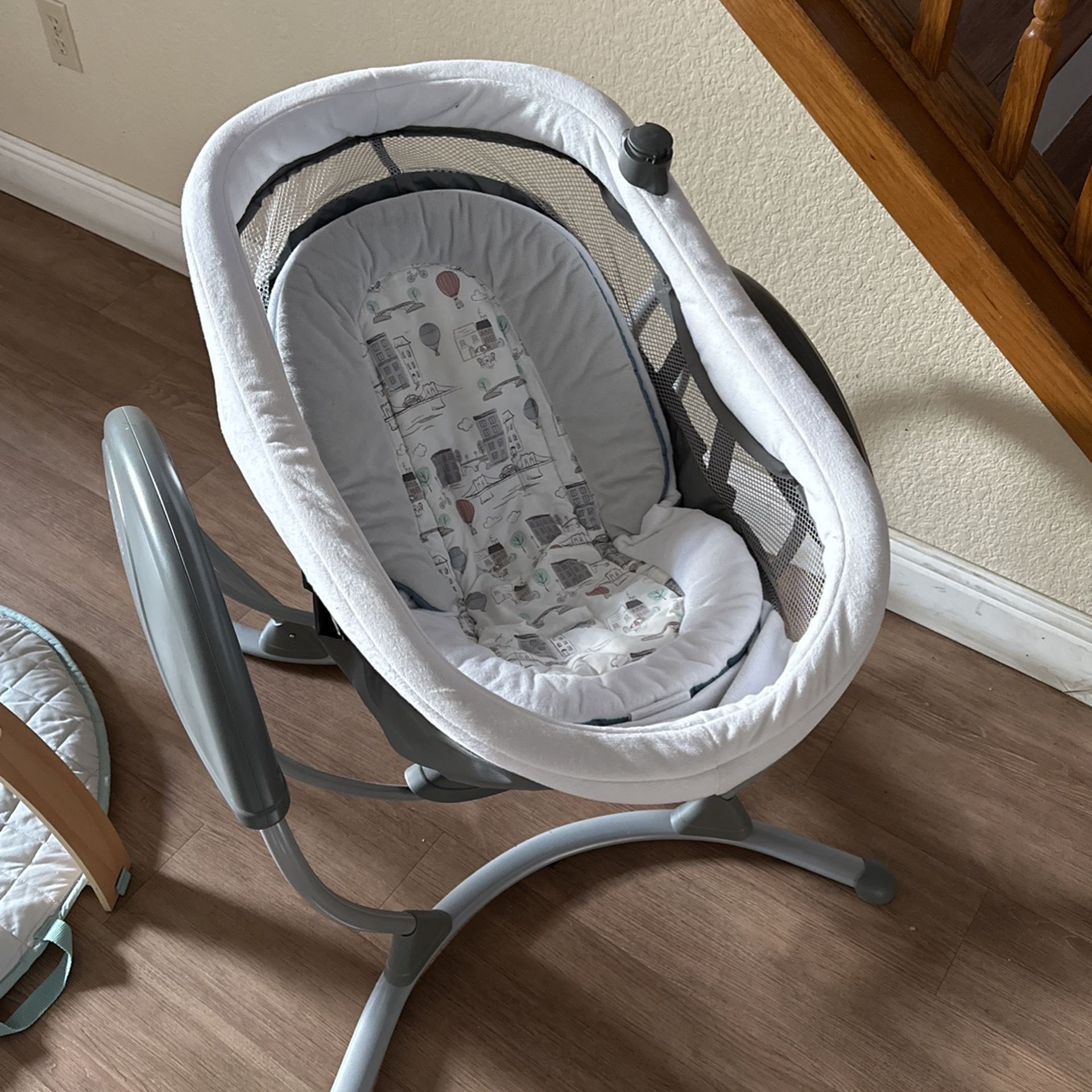 Graco baby swing