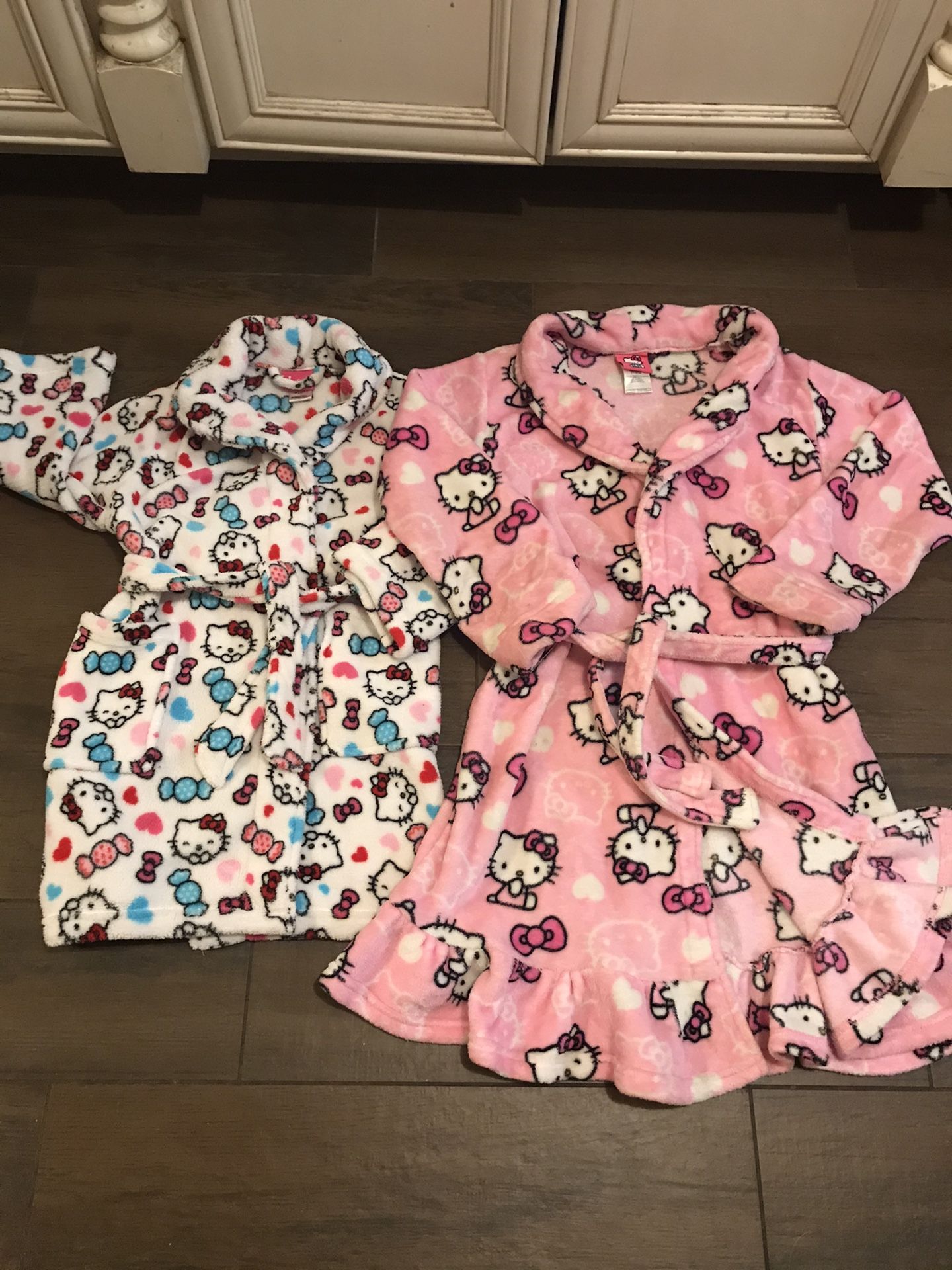 HELLO KITTY BATHROBES & PAJAMAS