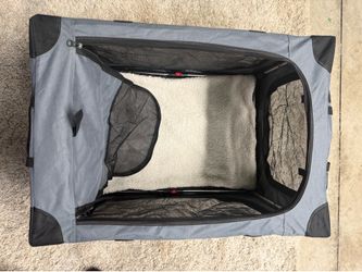 Collapsible dog crate