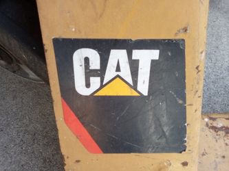 PALLET JACK BY CAT