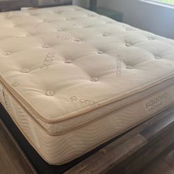 Saatva Latex Hybrid Mattress, Full, Like New, Perfect Condition
