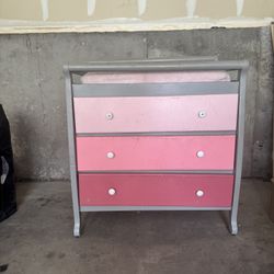 Dresser/Changing Table