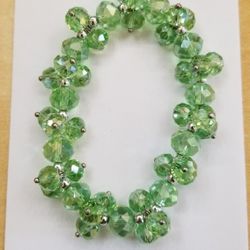 Bracelet Green Crystals On Stretchy Cord 