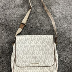 MK ‘ Michael Kors Side Bag 