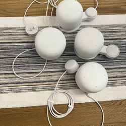 Google Nest Wi-Fi Router + 3 Extenders - TOTAL 4