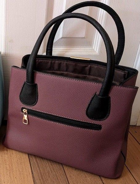 small vegan leather burgundy purse handbag with crossbody strap like-new