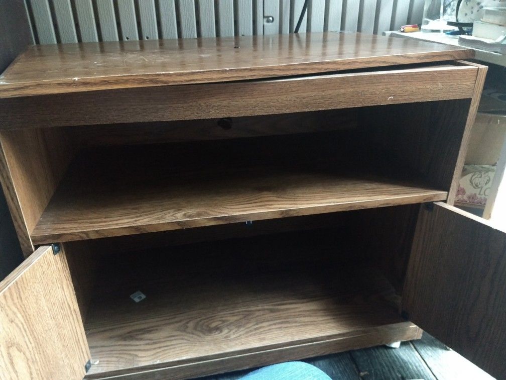 TV stand with swivel top