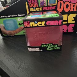 Pink NeeDoh nice cube ! Viral