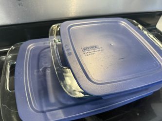Pyrex Easy Grab 4-piece Glass Bakeware Set with Lids