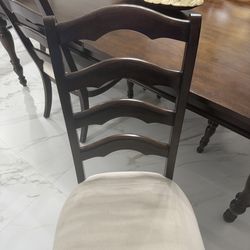 Dinner room table wood with six chairs