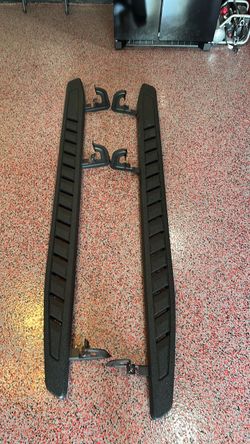 GMC Steps / Running Boards