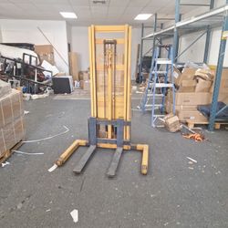 Rolling Forklift 