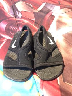 Toddler Nike sandals sz 4c