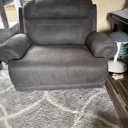Wide recliner - great condition