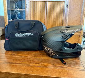 Troy Lee Designs D4 Carbon MIPS Helmet – XL (60–61 cm) + Helmet Bag Brand New!!