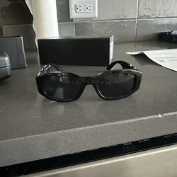 Versace sunglasss for sale. Brand new with receipt