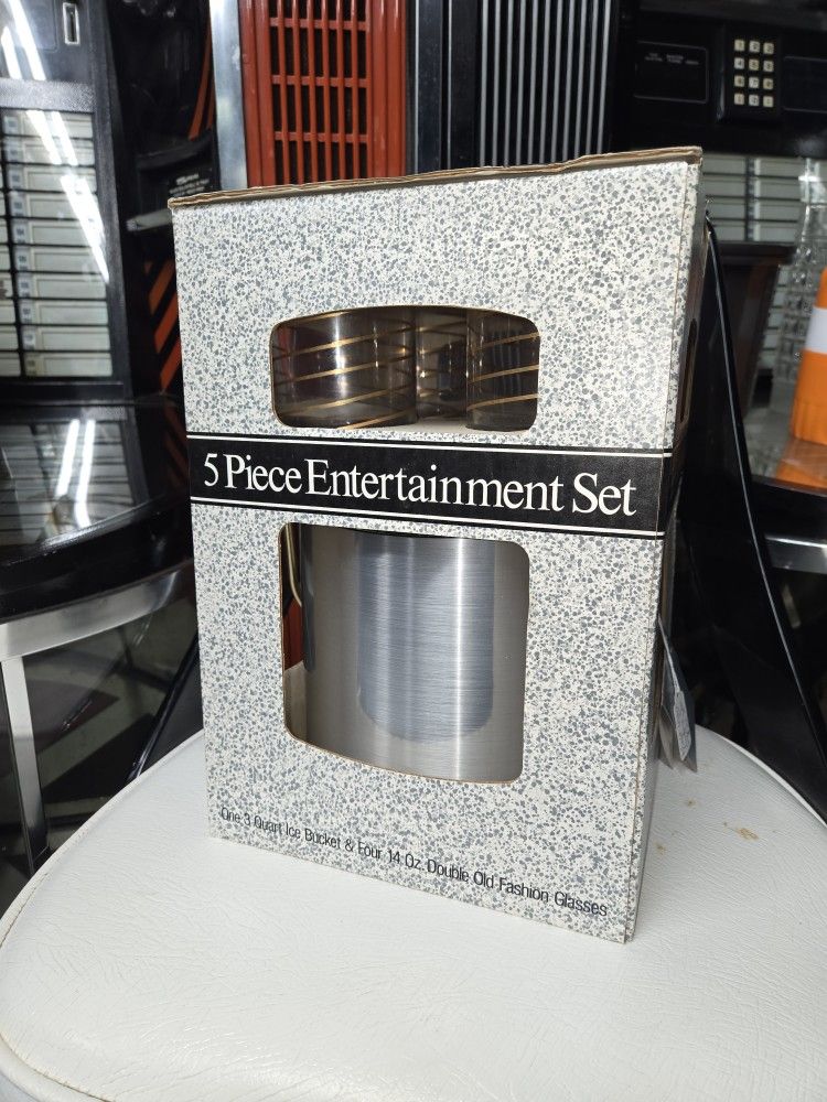 Kraftware Vintage 5 Pc. Entertainment Set