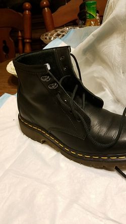 Women's sz8 doc martins