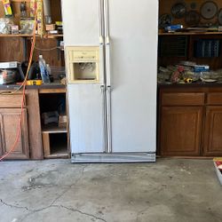 Whirlpool Side By Side Fridge Freezer