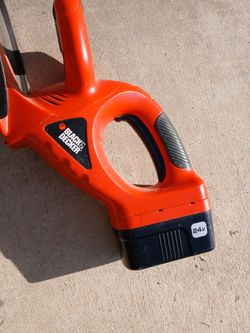 Black & Decker 24V Cordless Hedge Trimmer