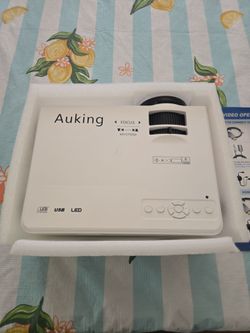 Auking Portable projector