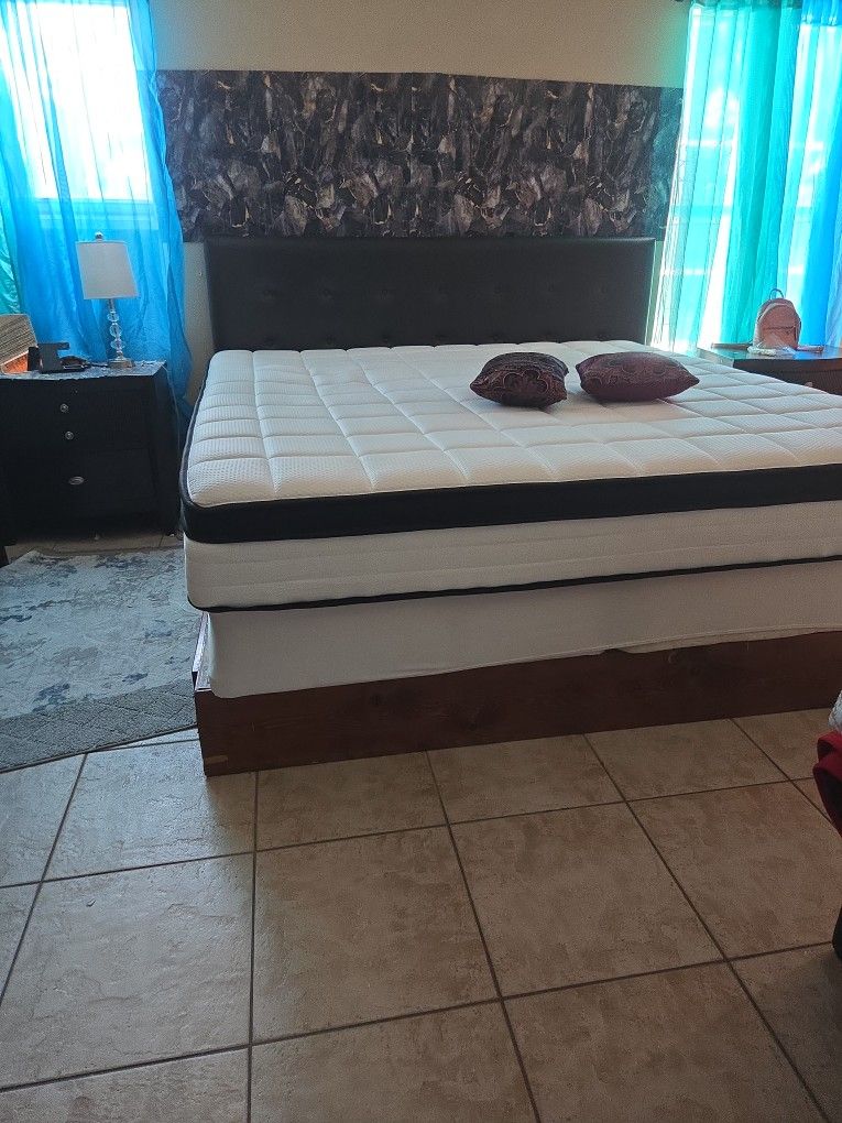 King Size Bed In Great Condition