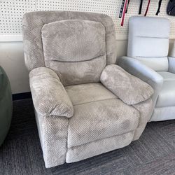 🛋️✨ Push-Button Power Recliner – Beige ✨🛋️ Deep Cushions • Power Recline • Brand New