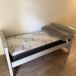 Twin Mattress With Solid Wood Bed Frame