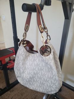 Michael Kors Fulton Large Shoulder Bag