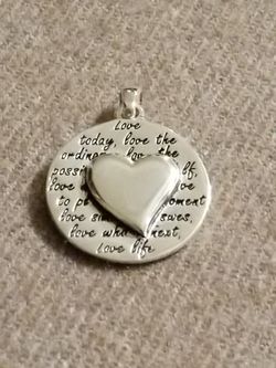 Love the moment pendant