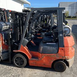 Toyota Forklift 4000 Pound Standard Mast 