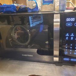 Chefman Microwave