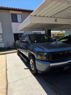 2008 Chevy. Silverado 1500 LS crew cab truck