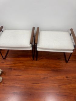 Threshold ottomans